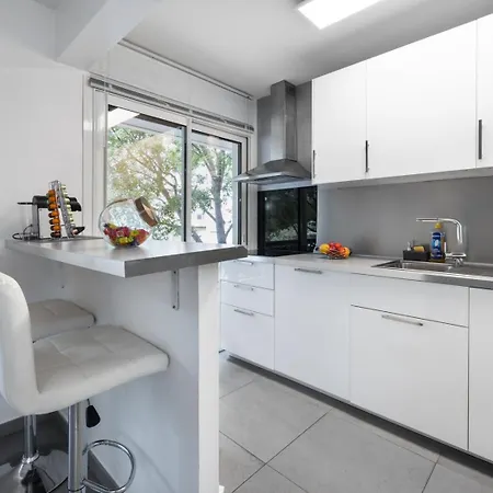 Apartment Ioana - A Cannes
